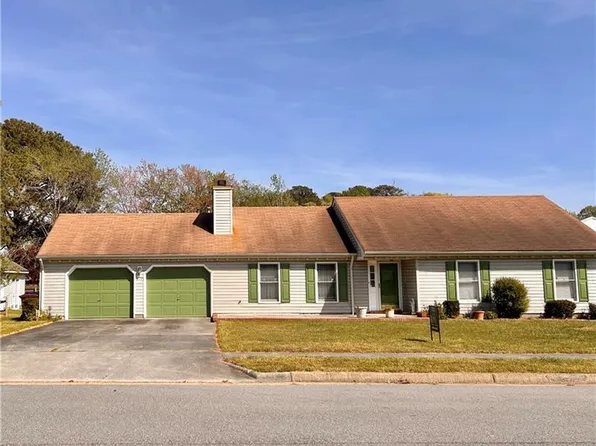 517 N Hills Dr, Chesapeake, VA 23320
