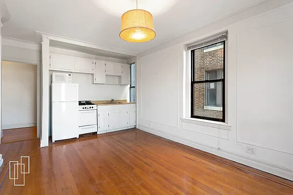 Sold by Garfield Realty  | media 2