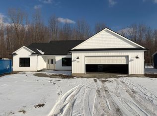 409 Ash St, Pierceton, IN 46562
