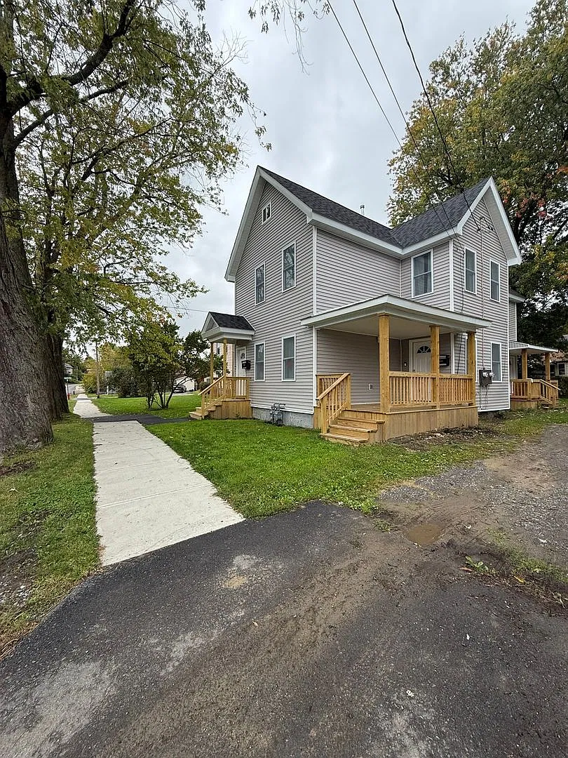 Charming 3BR Duplex in Gloversville — Photo 2