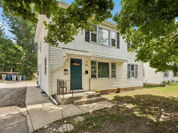 3520 South 22nd STREET #3520 Upper, Milwaukee, WI 53221