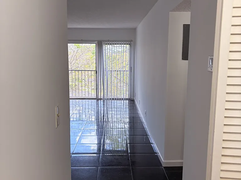 8540 N Sherman Cir #504-1 — Photo 7