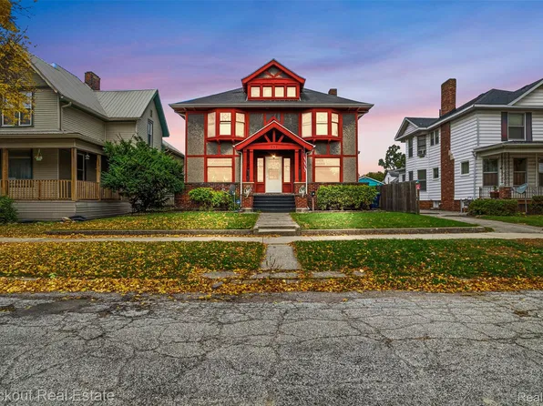 237 Van Buren Rd, Bay City, MI 48708