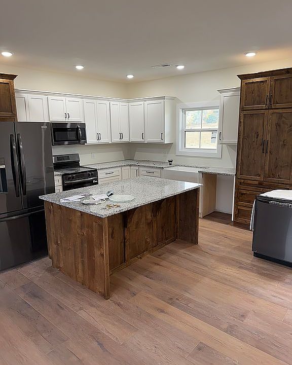 2nd image of 3054 Shrewsbury Rd