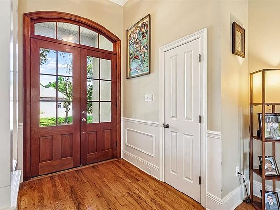 3rd image of 3154 Grove Ct