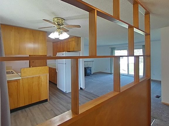 4th image of 17305 Spanaway Ln E