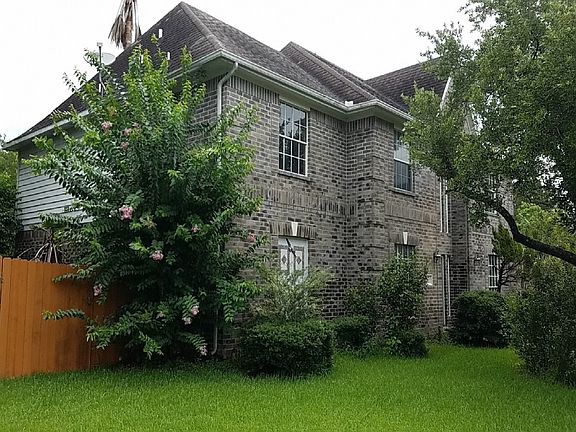 3rd image of 2402 Daytona Ct