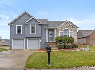 1899 Landoshire Ct SE, Caledonia, MI 49316