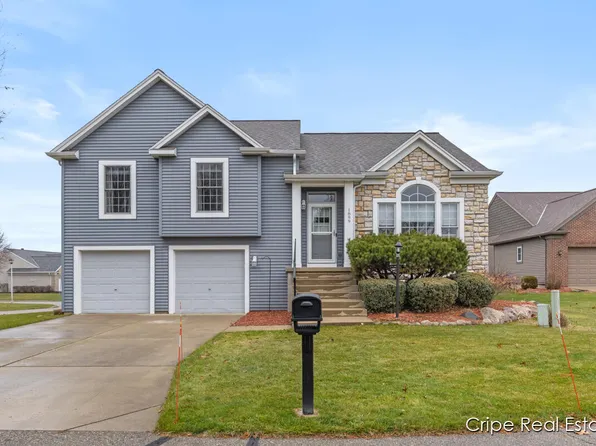 1899 Landoshire Ct SE, Caledonia, MI 49316