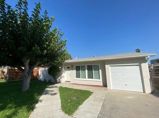 584 N 8th Ave, Upland, CA 91786
