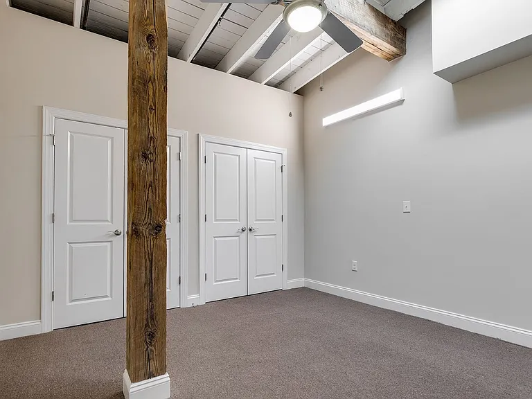 1710 E Franklin St — Photo 26