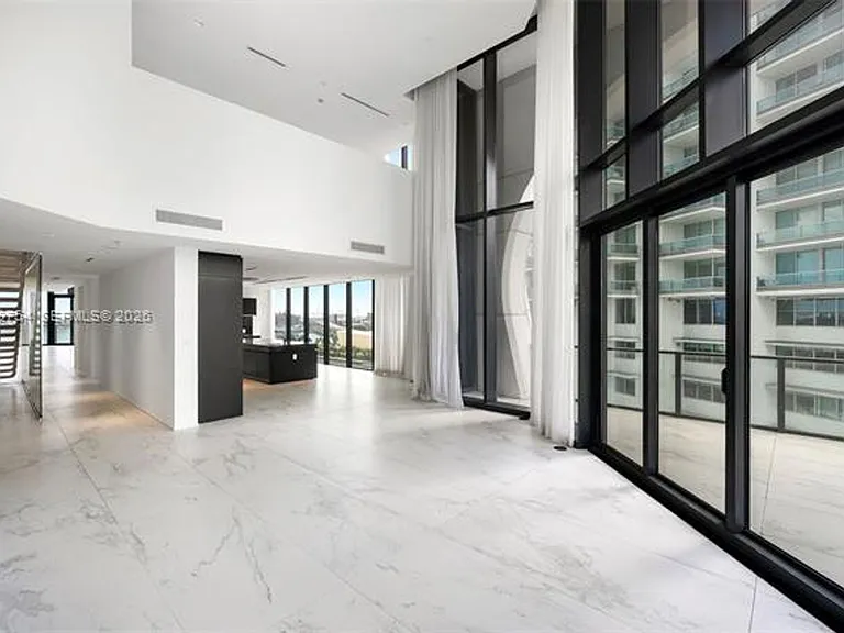 1000 Biscayne Blvd #1201 — Photo 77