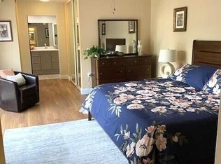 1700 Embassy Dr APT 404, West Palm Beach, FL 33401