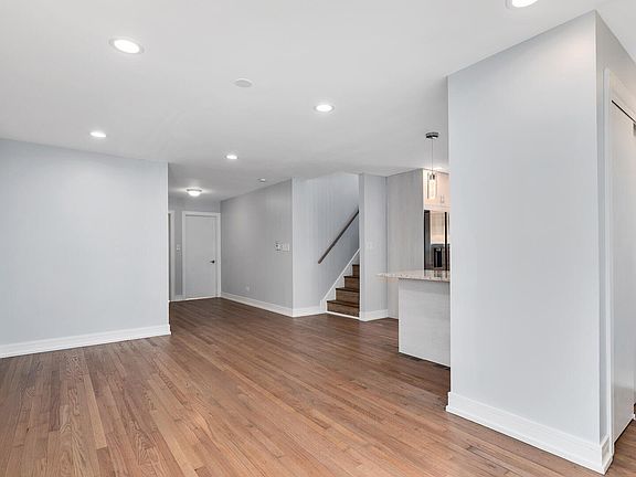 3rd image of 3534 Dora St