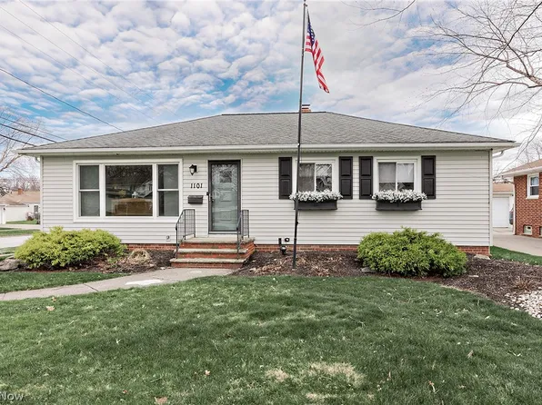 1101 Bonnie Ln, Mayfield Heights, OH 44124