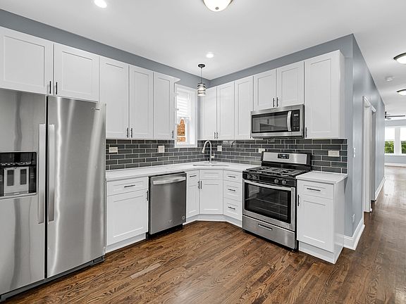 5th image of 8120 S Loomis Blvd