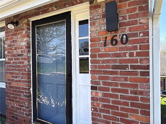 2nd image of 160 NE Bayview Dr