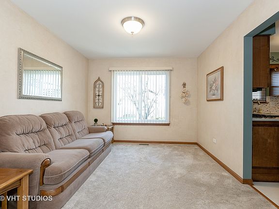 5th image of 24140 Primrose Cir