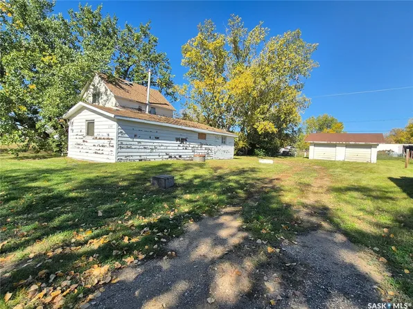 130 Forsyth Street, Radville, SK S0C 2G0