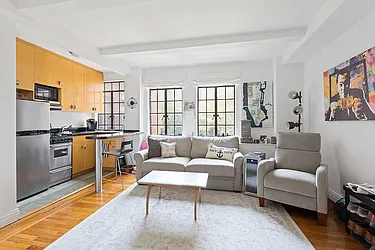 Rented by BLU Real Estate