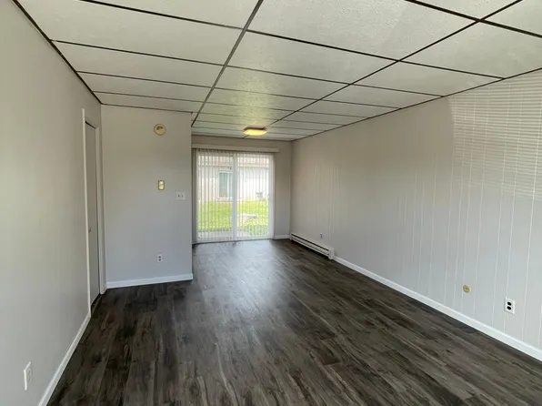 2018 Longyear Ave APT 1, Marquette, MI 49855