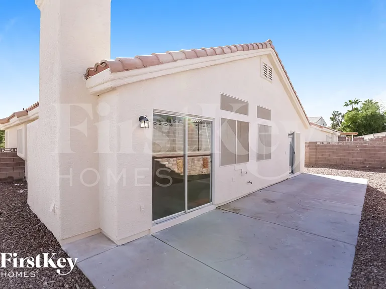 1900 Toscanini Way — Photo 17