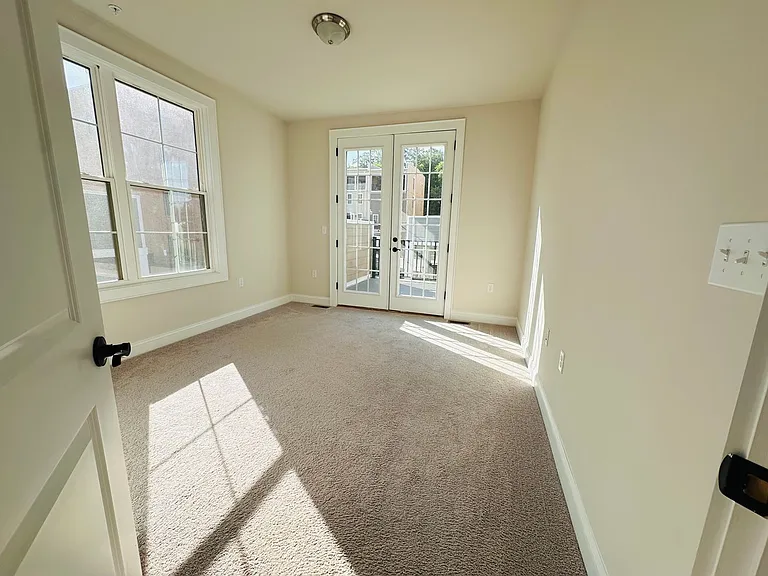 338 Midtown Way — Photo 12