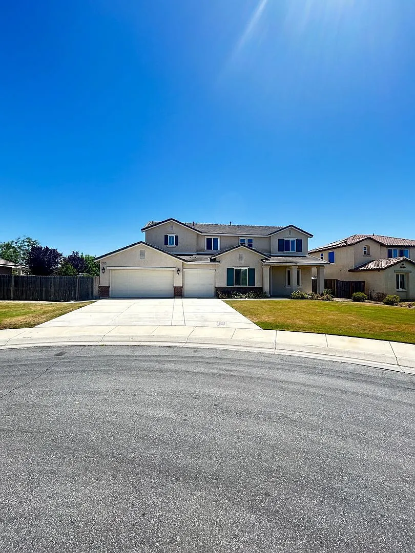 Building Photo - 15645 Calabria Ct