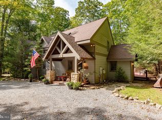 1019 Lake Shore Dr, Oakland, MD 21550