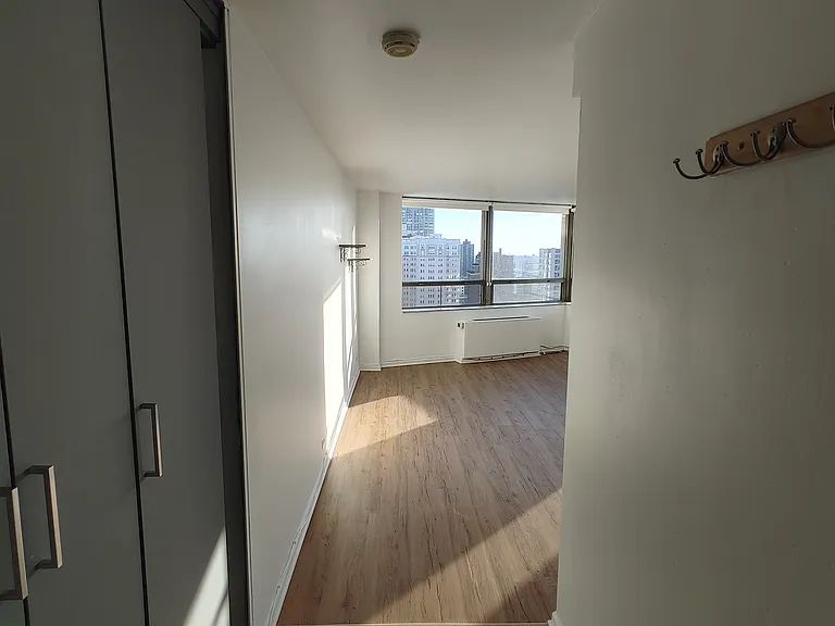 5701 N Sheridan Rd #22O — Photo 2