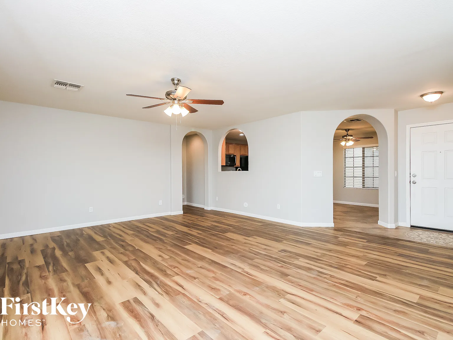 4 bed, 2.0 bath, 1698 sqft, $2,080 — Photo 3