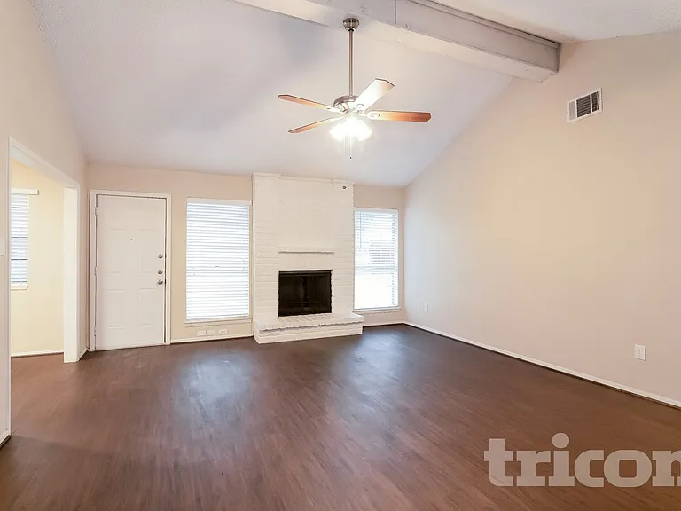 17719 Glenpatti Dr — Photo 2