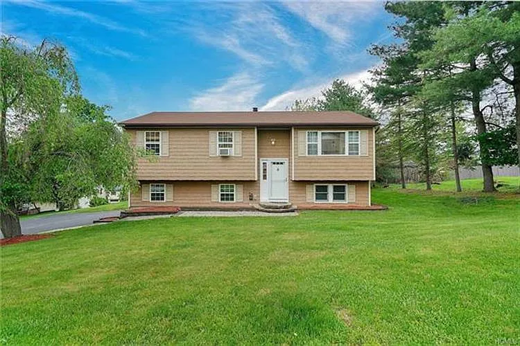 68 E Crossman Ave photo 1