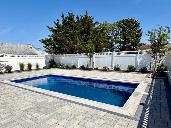2006 N Central Ave, Surf City, NJ 08008