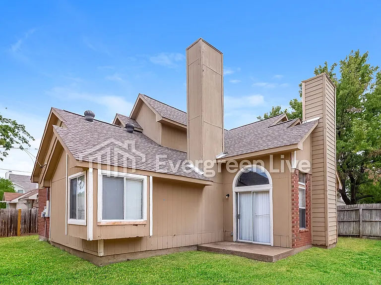 1109 Cherrytree Dr — Photo 14