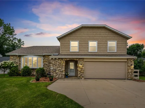 1151 Plumwood Ct NE, Cedar Rapids, IA 52402