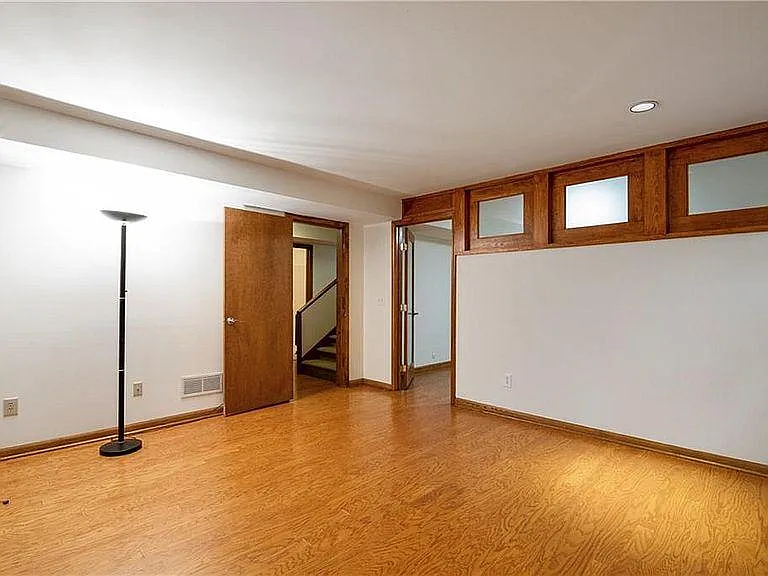 2283 Shenandoah Ave NE — Photo 16