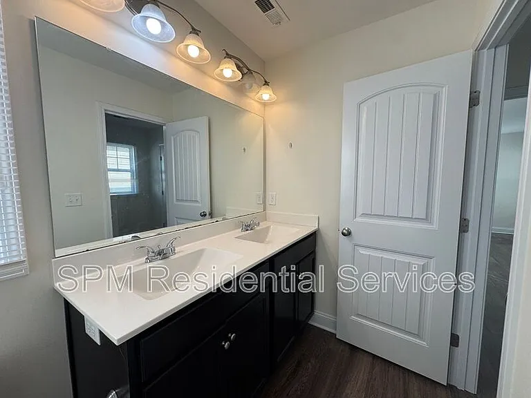 1324 S 8th St — Photo 15