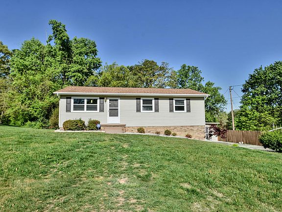 5th image of 1734 N Parkridge Dr