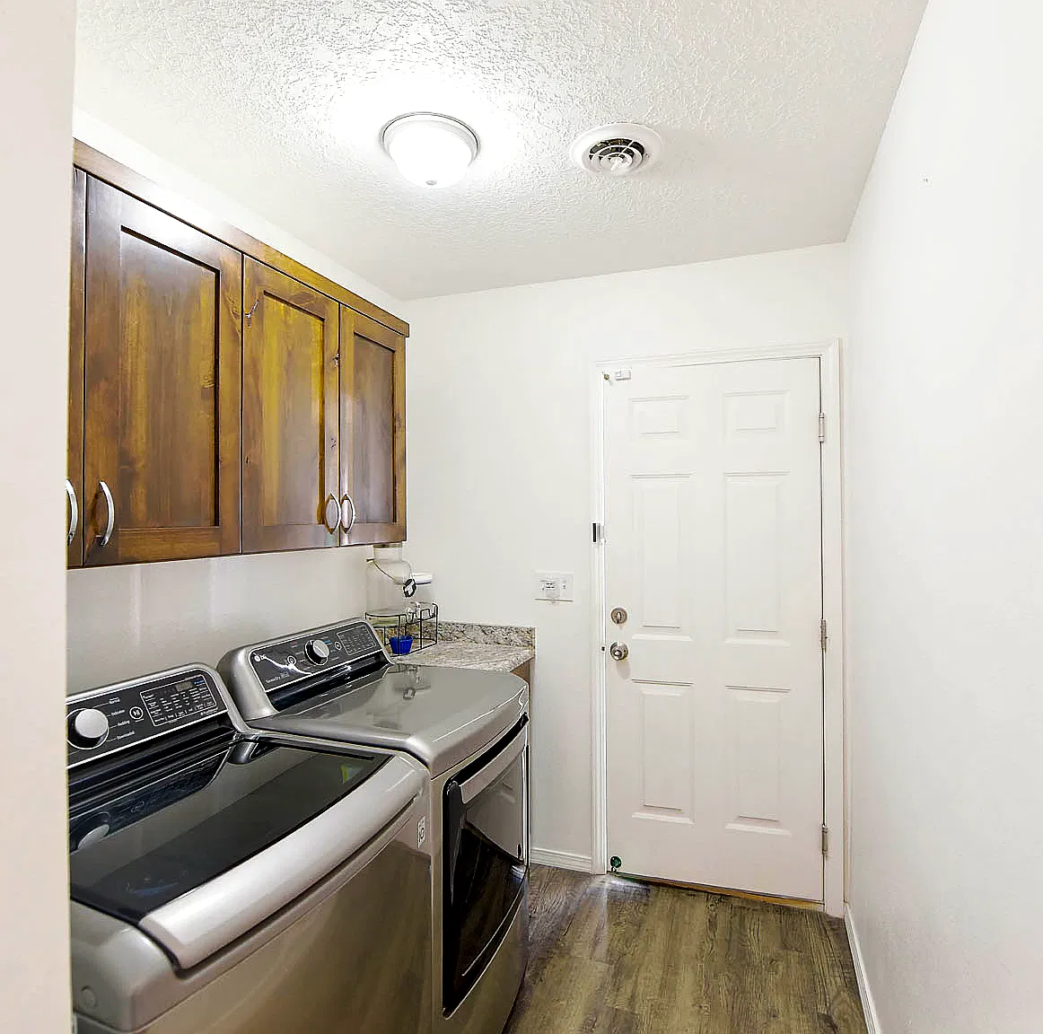 3 bed, 1172 sqft, $2,500 — Photo 4