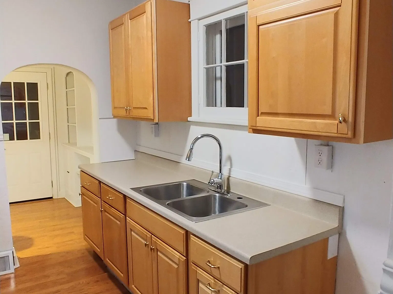 2 bed, 1000 sqft, $1,275 — Photo 3