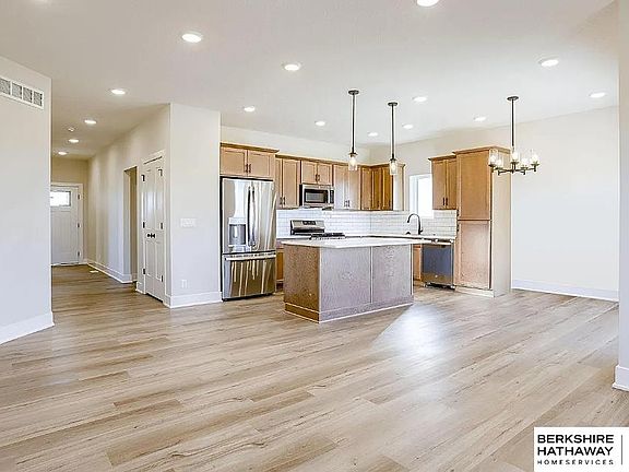 4th image of 11659 S 123rd Ave