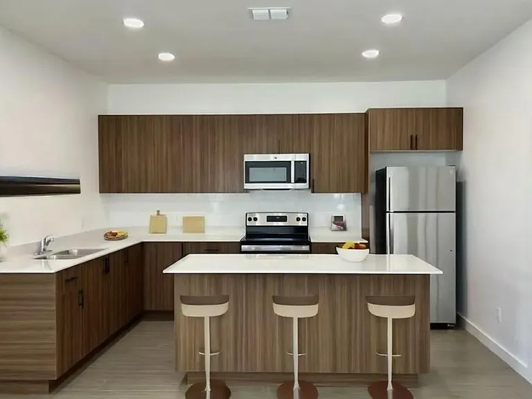 546 North Ave #D — Photo 3