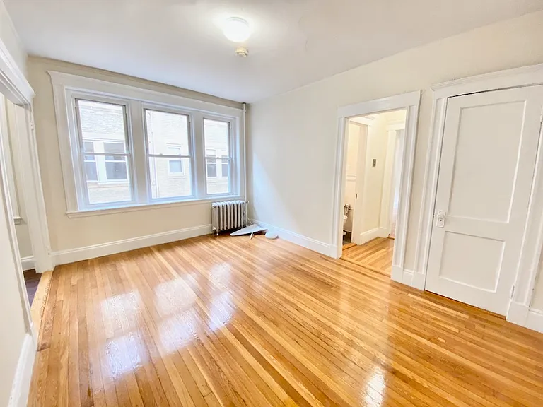58 Queensberry St #12A — Photo 2