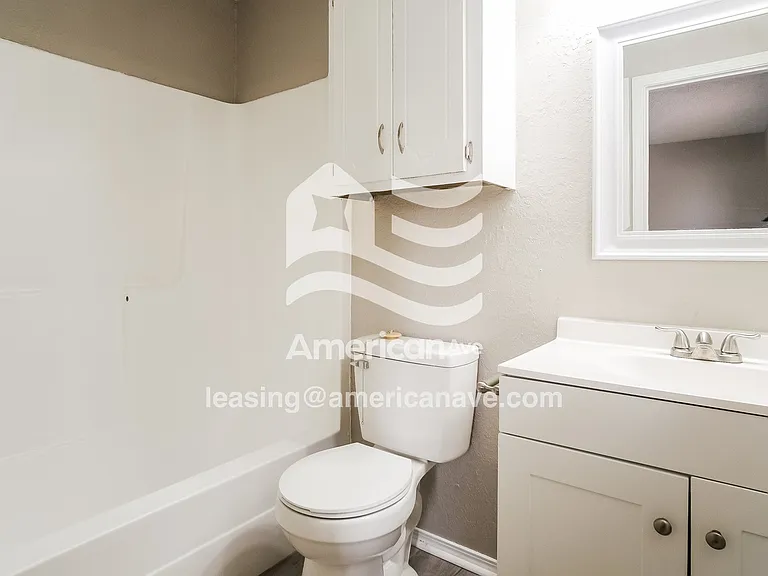 649385_013_bathroom_14057864.jpg
