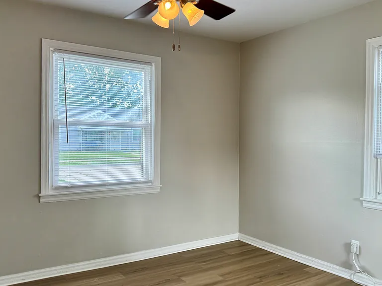 26234 Woodmont St — Photo 13
