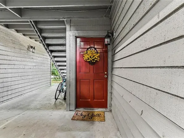 310 Tuxworth Cir, Decatur, GA 30033