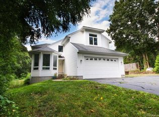 21 Chiou Dr, Griswold, CT 06351