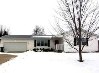 107 Meadow Ln, Janesville, MN 56048