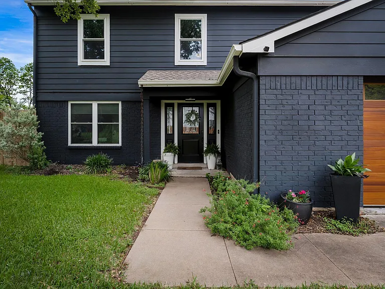 11600 Parkfield Dr — Photo 4